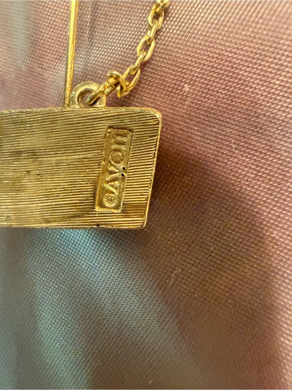 Avon Gold Vintage Telephone Stick Chain Pin Brooch - Picture 6 of 10